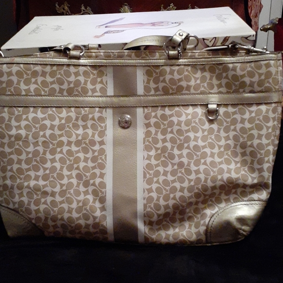 Large Coach Purse - Picture 1 of 8
